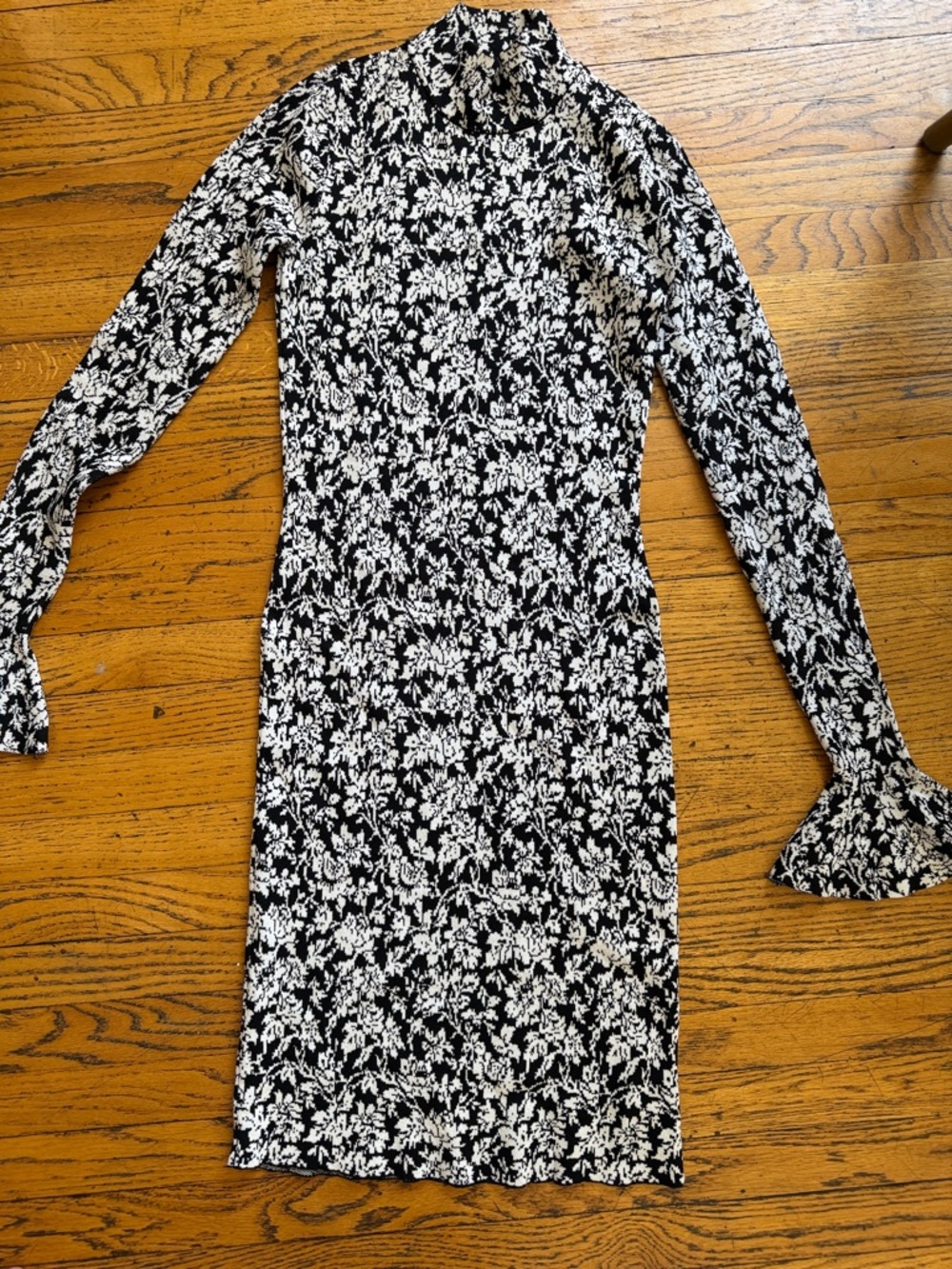 MICHAEL Michael Kors Black and White Floral Long-Sleeve Dress